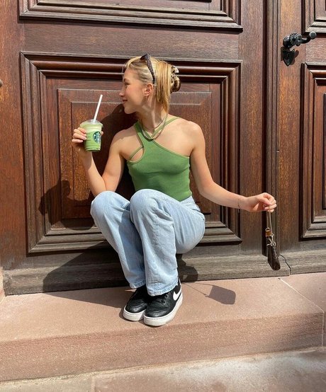 Juliette Bossu porn actress galleries