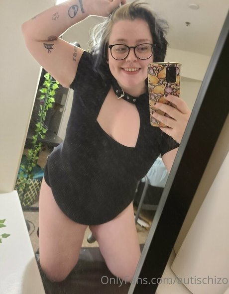 autischizo naked star img