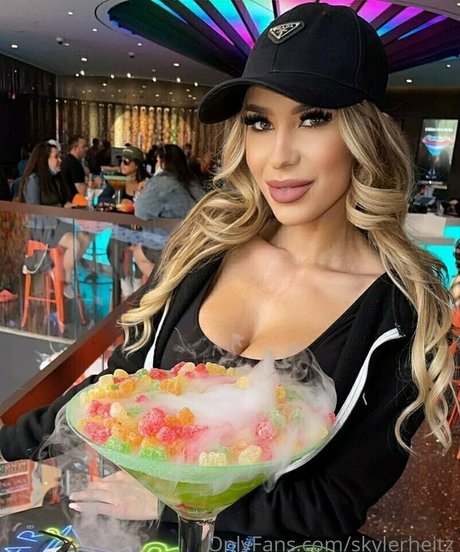 skylerheitz star sexy picture