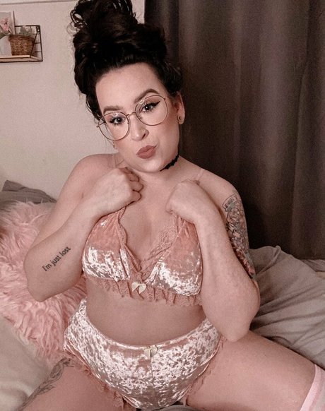 violacandyxx hot model pic