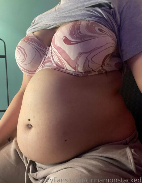 cinnamonstacked pretty actress photo