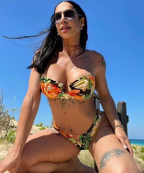 Lis Vega nude star archive