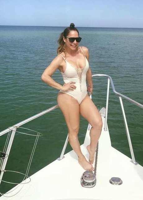 Lis Vega pretty actress image