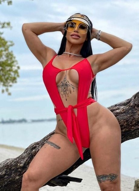 Lis Vega art star gallery