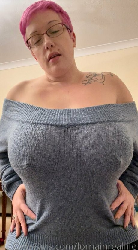 colourful cougar perfect actress image