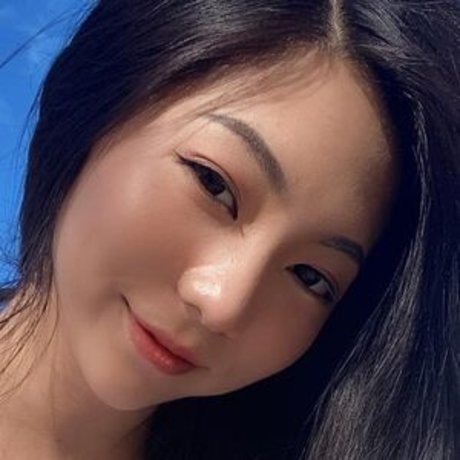 Sara Choi hot model gallery