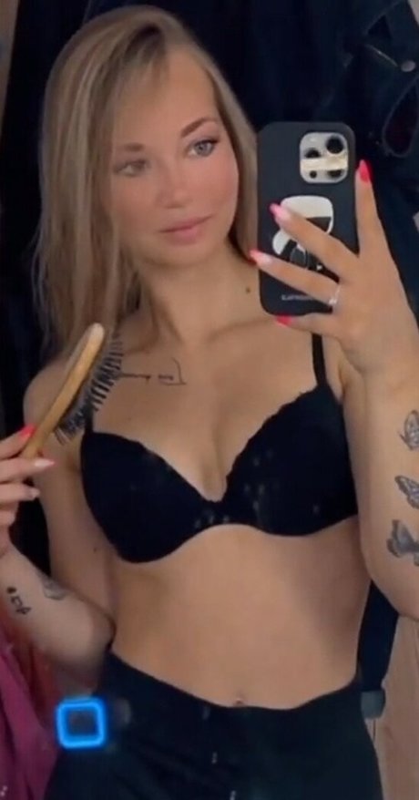 Masa Iva nusa high quality actress pics