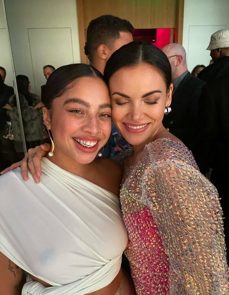 Kiana Lede star high quality gallery