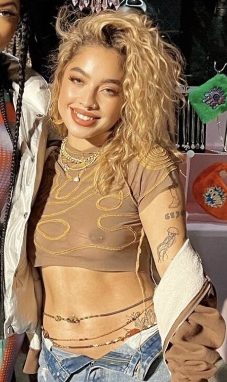 Kiana Lede sexy pornstar pics