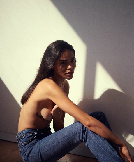 Noya Ariely pornstar pretty galleries