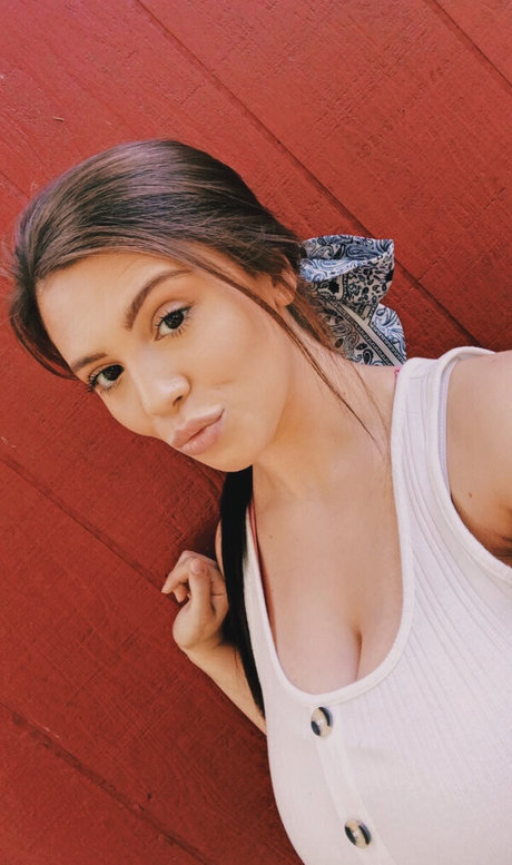 Kaylee Burnett pornstar free gallery