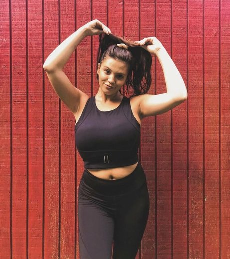 Kaylee Burnett adult star img