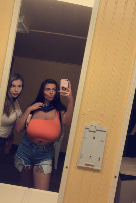 Kaylee Burnett beautiful actress gallery