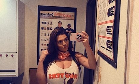 Kaylee Burnett model xxx pics