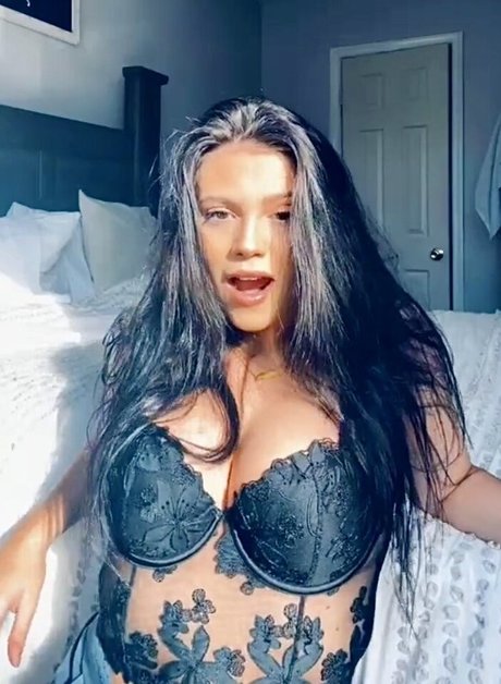 Kaylee Burnett hot pornstar pics