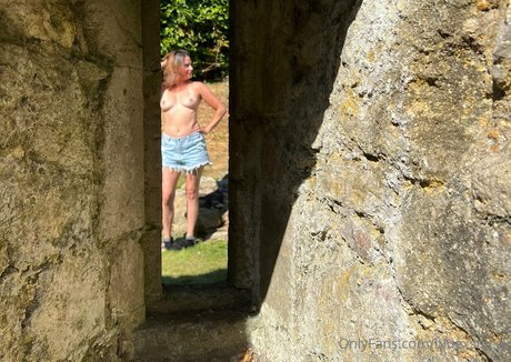 bluexstacey pornographic model img