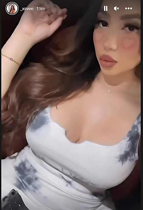 _xsvee high quality pornstar pic