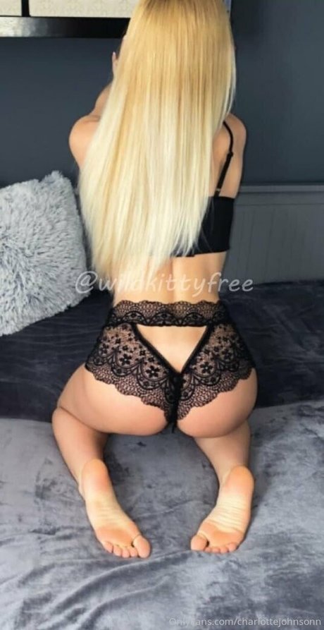 charlottejohnsonn star pornographic photos