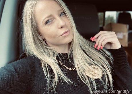 gndtj94 adult star gallery