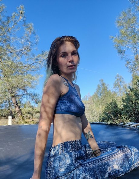 badbluebee model perfect picture