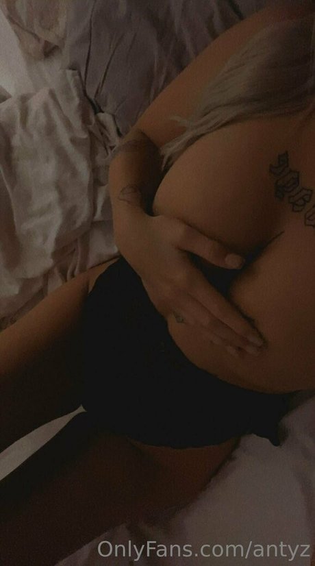 antyz hot model picture