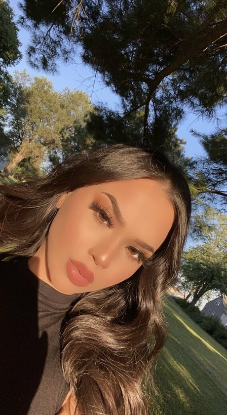 desmariie sexy actress images