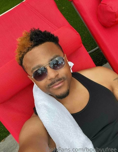 boobyufree model hot photos