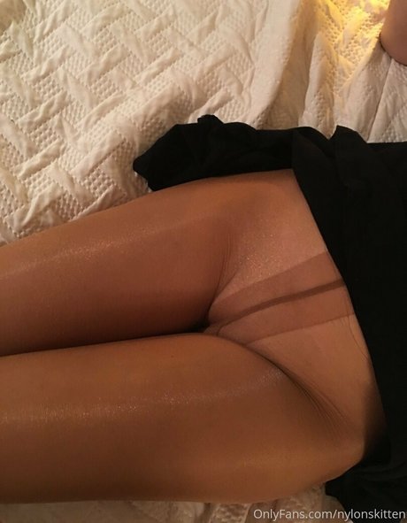 nylonskitten model adult pic