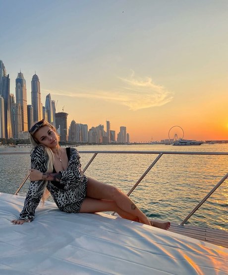 Andelika free model pic