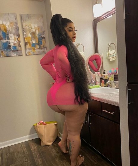 Megan Velez model best picture