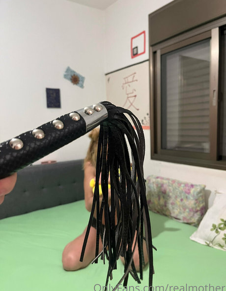 onlmomy pornstar sex pic