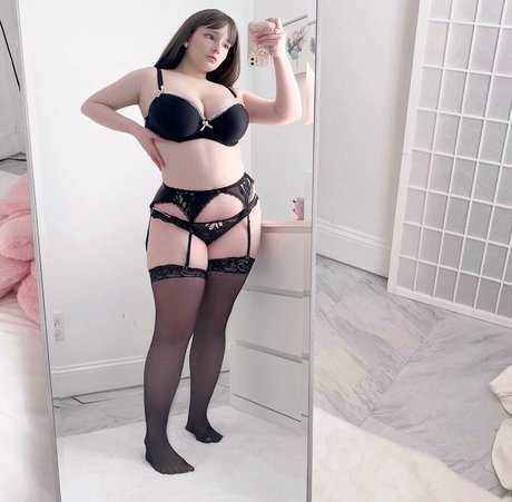 emidoll pretty actress picture