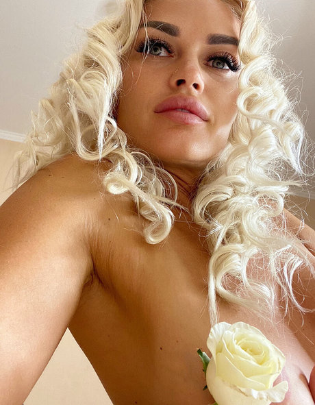 fit miley naked star pic