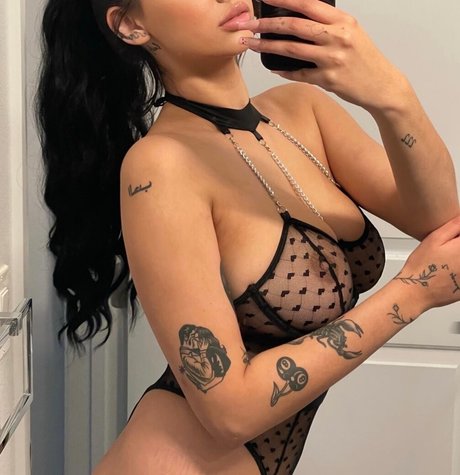 Grunge Forever model perfect pic