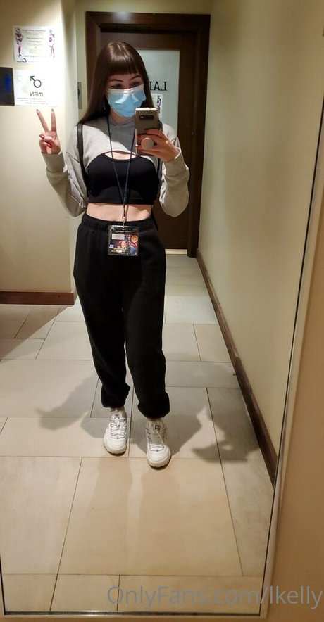 lkelly sexy actress photos