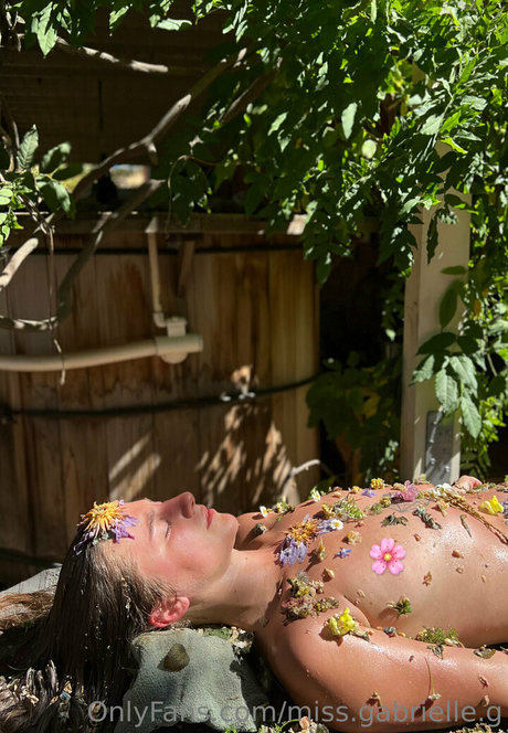 miss gabrielle g perfect model gallery