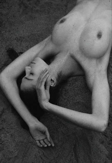 Michelle Ellyse Schlaman naked actress archive