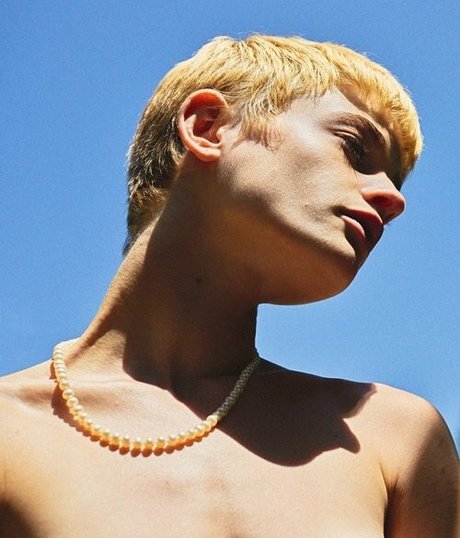 Esther McGregor perfect star pic