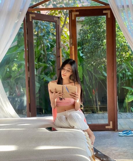 BunnyMutmai free model picture