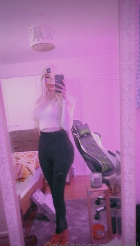 Fr3ddi adult model galleries