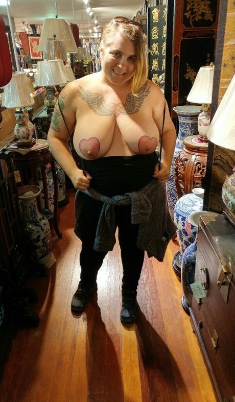 Celeste Woodrow exclusive model pictures