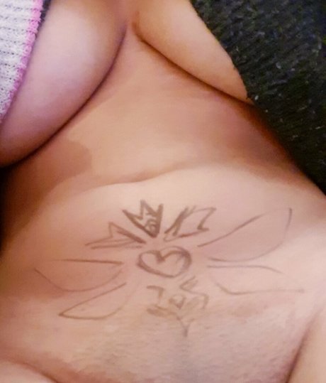 Yazzkull model erotic pics