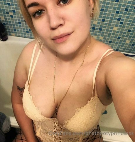 phatbootyprincesss model erotic images