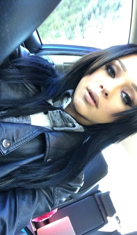 hollyhendrix_ star adult pics