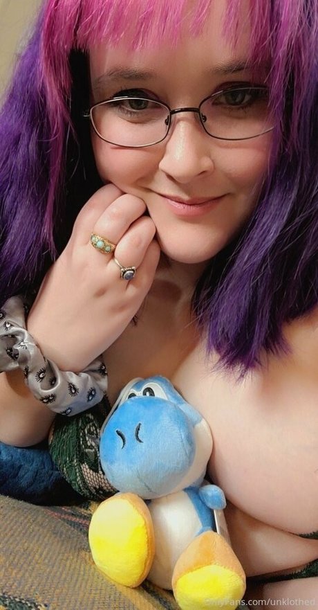 unklothed nice pornstar img