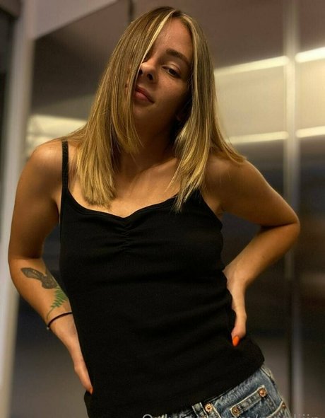 ninaliiin nudes star pic