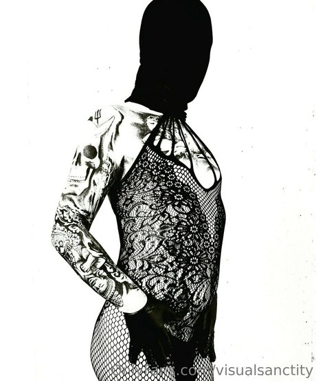 visualsanctity hot star archive