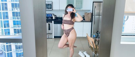 ellesfreepage star hot image