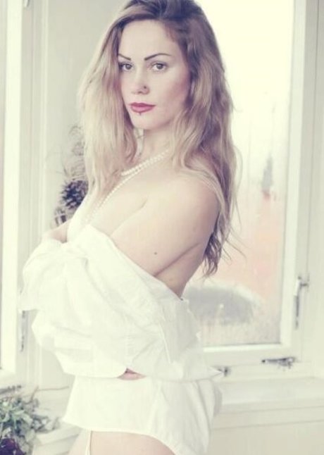 Sandra Gentvainyte art star photo