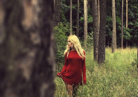 Sandra Gentvainyte exclusive actress pics